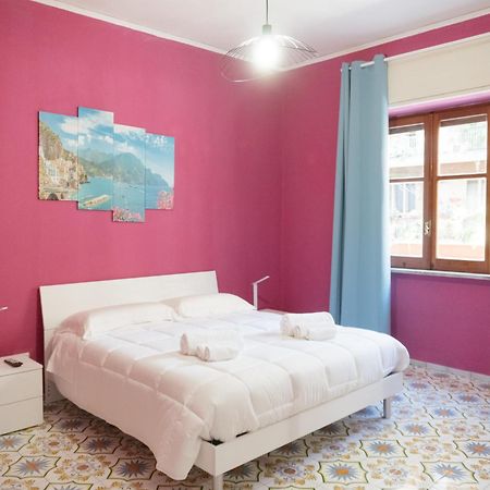 Domus Aurea Relax Room Salerno Exterior photo