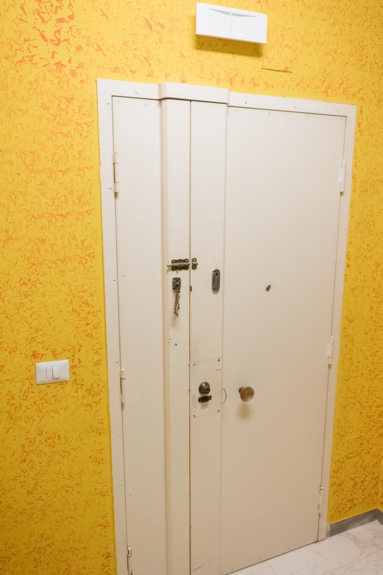 Domus Aurea Relax Room Salerno Exterior photo